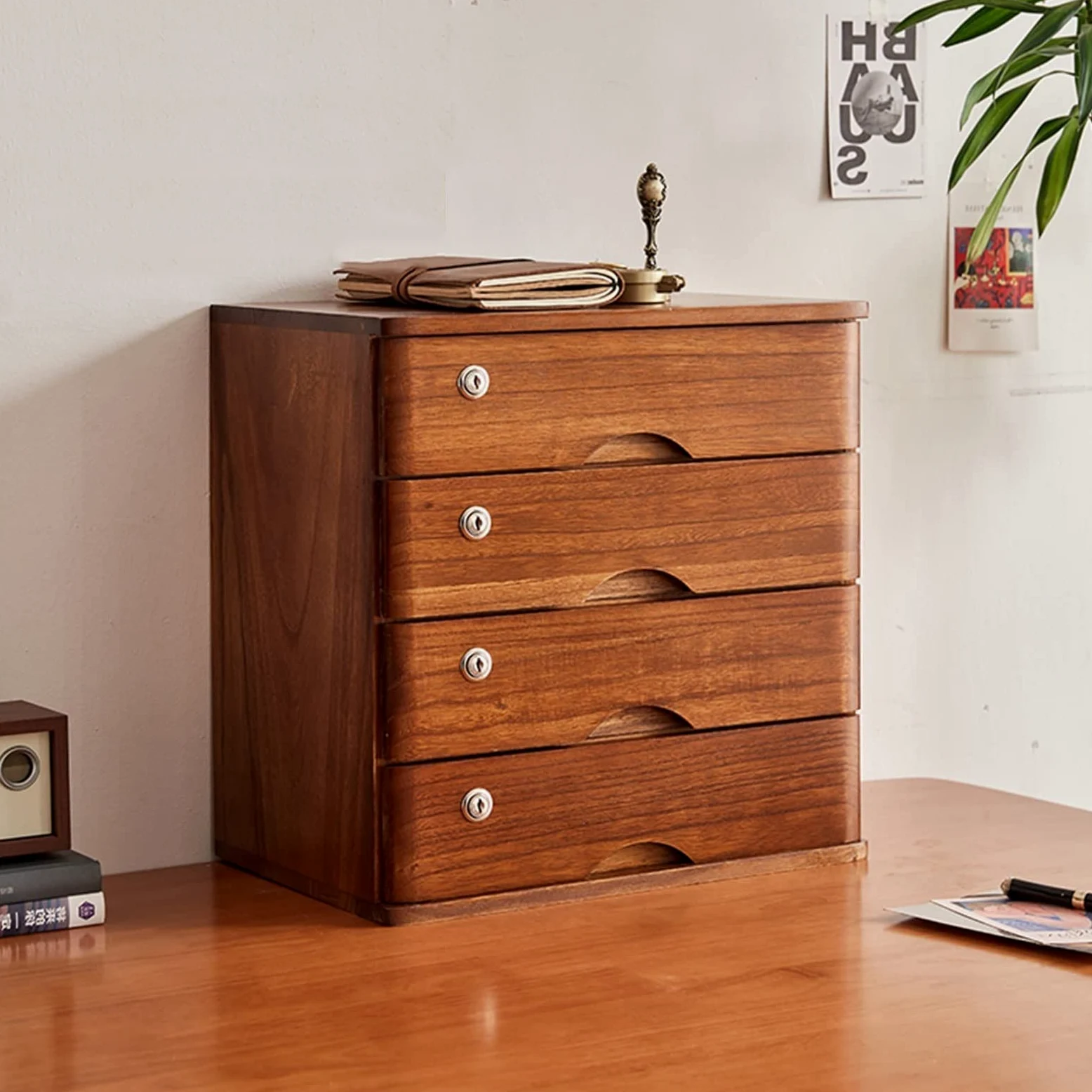 Esta Caja organizadora de Escritorio de Madera con cajones es Ideal para Guardar artículos de papelería en la Oficina o en el hogar.