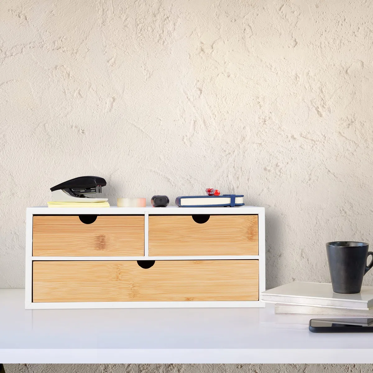 Relaxdays Organizador Escritorio, 3 Cajones, Almacenamiento Material Oficina, Bambú y MDF, 14x33x21cm, Natural y Blanco